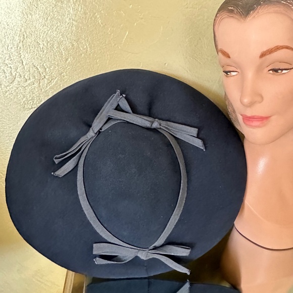 ELEGANT 1950\'s NAVY WIDE BRIM HAT WITH GROSGRAIN BOWS main image 7